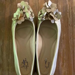 Lifestride Gold Flats, Size 7